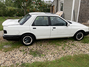 Ford Sierra (3 фото из 5)