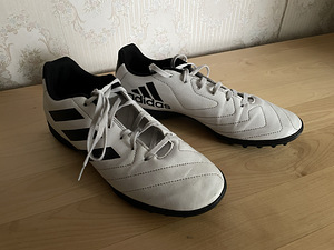 Adidas jalgpalli putsad EU 42 2/3 (2 foto / 4)
