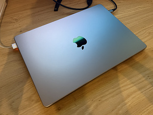 Macbook Pro 14" Space Grey M1 512GB (3 foto / 5)