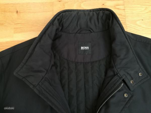 Однотонная осенняя куртка черного цвета (съемный жилет из перьев) "Hugo Boss" XL (фото #1)