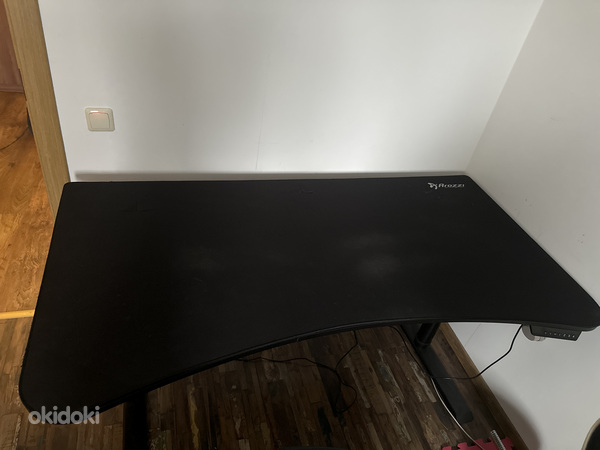 Стол/игровой стол/компьютерный стол (фото #4)