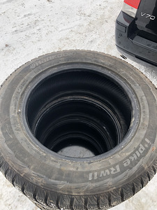 Naastrehvid 235/60 R16 (2 foto / 3)
