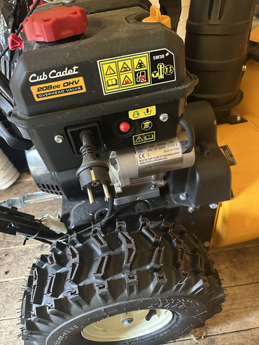 Lumefrees Cub Cadet XS2 61 SWE