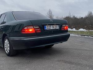 Mercedes-Benz E 240 Elegance 2.4 V6 125kV (5 foto / 13)