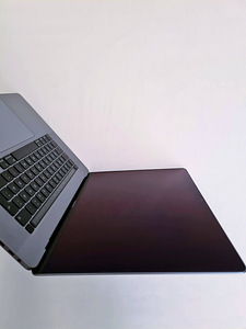 MacBook Pro 16" SWE (16-inch, 2019) 1TB SSD! 16 GB RAM, i9 (4 foto / 10)