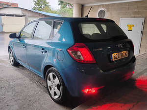 Kia Ceed (6 foto / 12)