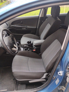 Kia Ceed (11 foto / 12)