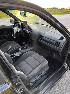 BMW E36 318i 85Kw (12 foto / 12)