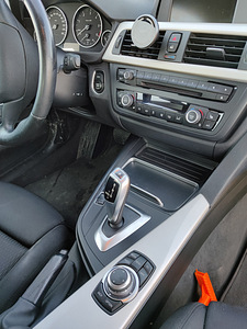 BMW 320 GT Гран Туризмо 2016 (13 фото из 15)