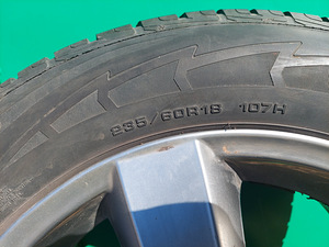 R18 235 60 (4 foto / 4)