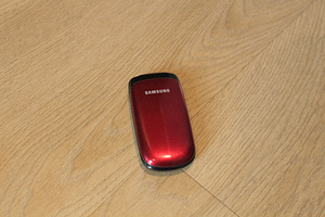 Telefon Samsung klapiga (1 foto / 3)