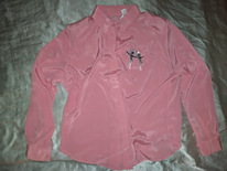 Розовая шелковая блузка