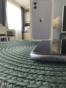 iPHONE 11 64GB LILLA (5 foto / 8)