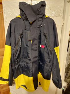 TommyHilfiger jope (1 foto / 4)