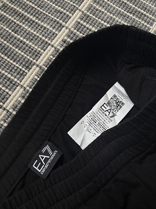 Emporio Armani (3 foto / 3)