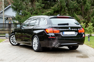 BMW 523i ` 2011 (5 foto / 15)