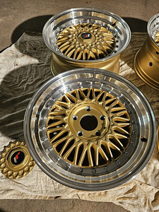 Japan Racing JR9 Gold with Machined Lip (8 foto / 10)