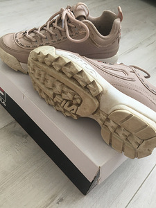 Оригинальные кроссовки FILA (2 фото из 6)