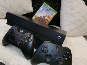 Xbox One X 1TB ssd 2 kontrollerit, 5 mängu