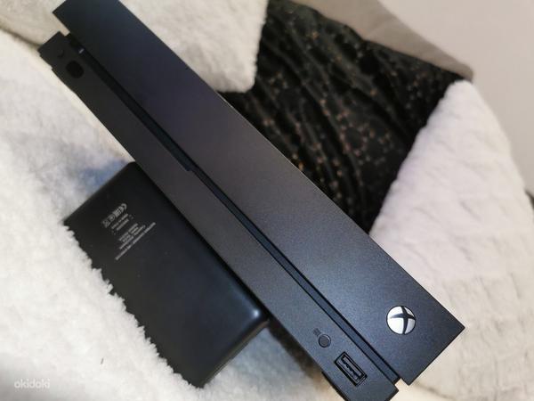 Xbox One X 1TB ssd 2 kontrollerit, 5 mängu (foto #2)