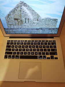 Apple MacBook Air 2017 (2 foto / 4)
