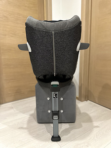 Cybex Sirona Z turvatool, PLUS Soho Grey + Cybex isofix alus (3 foto / 7)