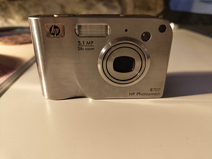 HP Photosmart R707 (1 foto / 3)