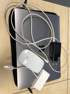 Macbook pro 2017 13 16 GB 256 (8 foto / 8)