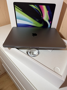 Apple MacBook Pro 13-inch with Apple M1 chip (1 foto / 6)