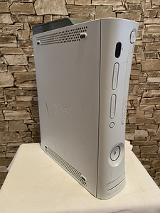 Xbox 360 аркада (2 фото из 4)