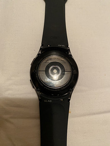 Samsung Galaxy Watch 4 + 15W Wireless Duo Pad + 7 rihma (4 foto / 6)