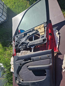 Audi A6 C4 kõrval sõitja uks (2 foto / 5)