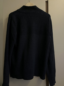 Продам кофту (2 фото из 4)