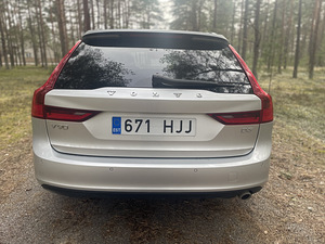 Volvo V90 (6 фото из 15)