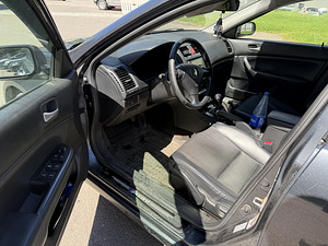 Honda Accord (8 foto / 9)