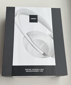 Bose Noise Cancelling Headphones 700 , Luxe Silver