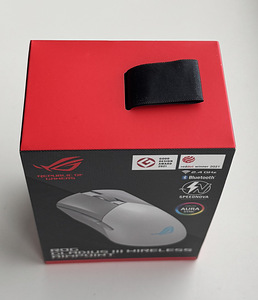 ASUS ROG Gladius III Wireless AimPoint , Moonlight White (4 foto / 4)