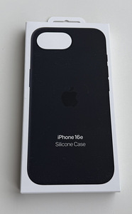 Apple iPhone 16e Silicone Case , Black / Winter Blue (1 foto / 4)