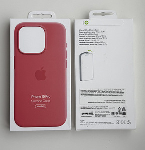 Apple iPhone 15 Pro Silicone Case with Magsafe (1 foto / 7)
