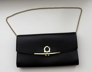 Salvatore Ferragamo , Black (1 foto / 3)