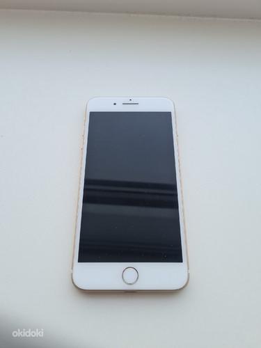 iPhone 7+ с 7 чехлами (фото #2)