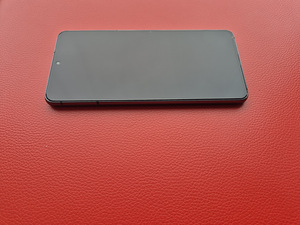 Samsung Galaxy S21 (5 foto / 10)