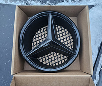 Эмблема Mercedes w204