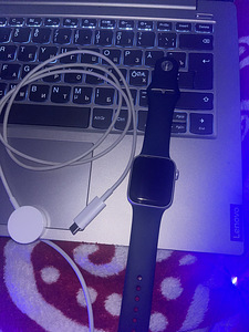 Apple watch series se (2 foto / 2)