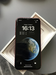 iPhone XR красный 64 ГБ (1 фото из 4)