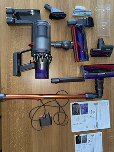 Dyson V10 komplekt (1 foto / 3)