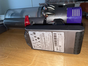Dyson V10 komplekt (2 foto / 3)