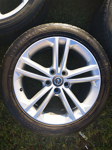 Opel Insignia диски r18 5x120+ резина 245/45 (5 фото из 10)