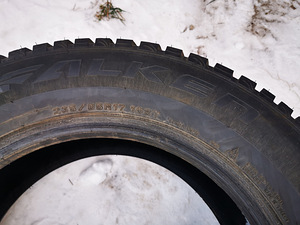 Falken Winterpeak f-ice 1 235/65 r17 (5 foto / 7)