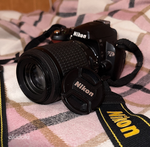 Беззеркальная камера Nikon D60 + объектив 55-200 мм VR. (фото #1)